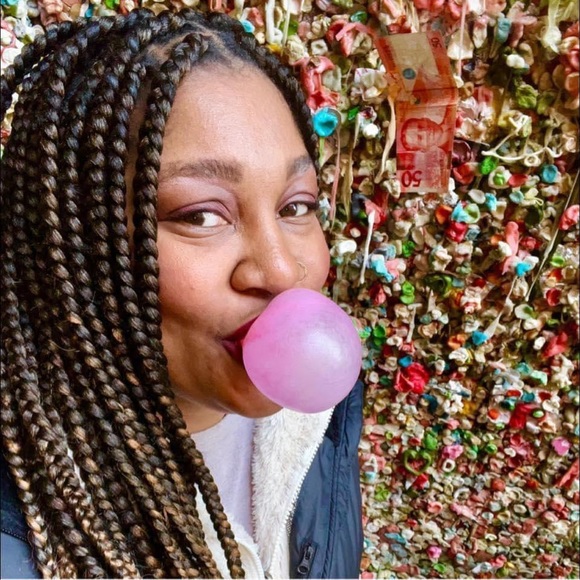 Meet your Posher, Tam - Picture 2 of 2